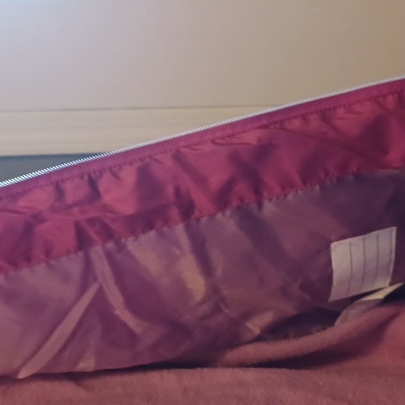 Rothschild Fuchsia Puffer Jacket with Faux Fur Hood. New With Price TAG. - Picture 6 of 8